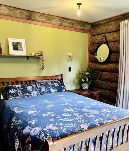 Coromandel Secluded Log Cabin Retreat Hikuai Екстер'єр фото